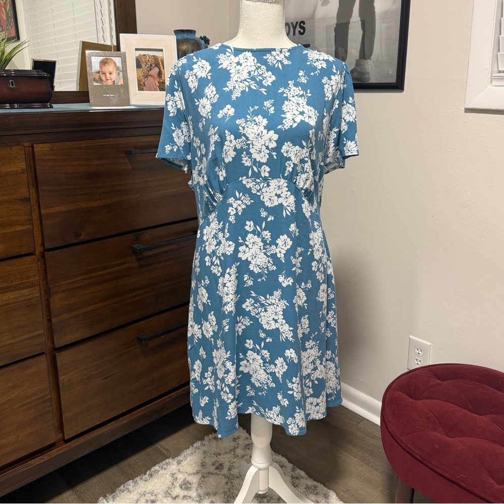 Old Navy Blue and White Floral Mini Dress